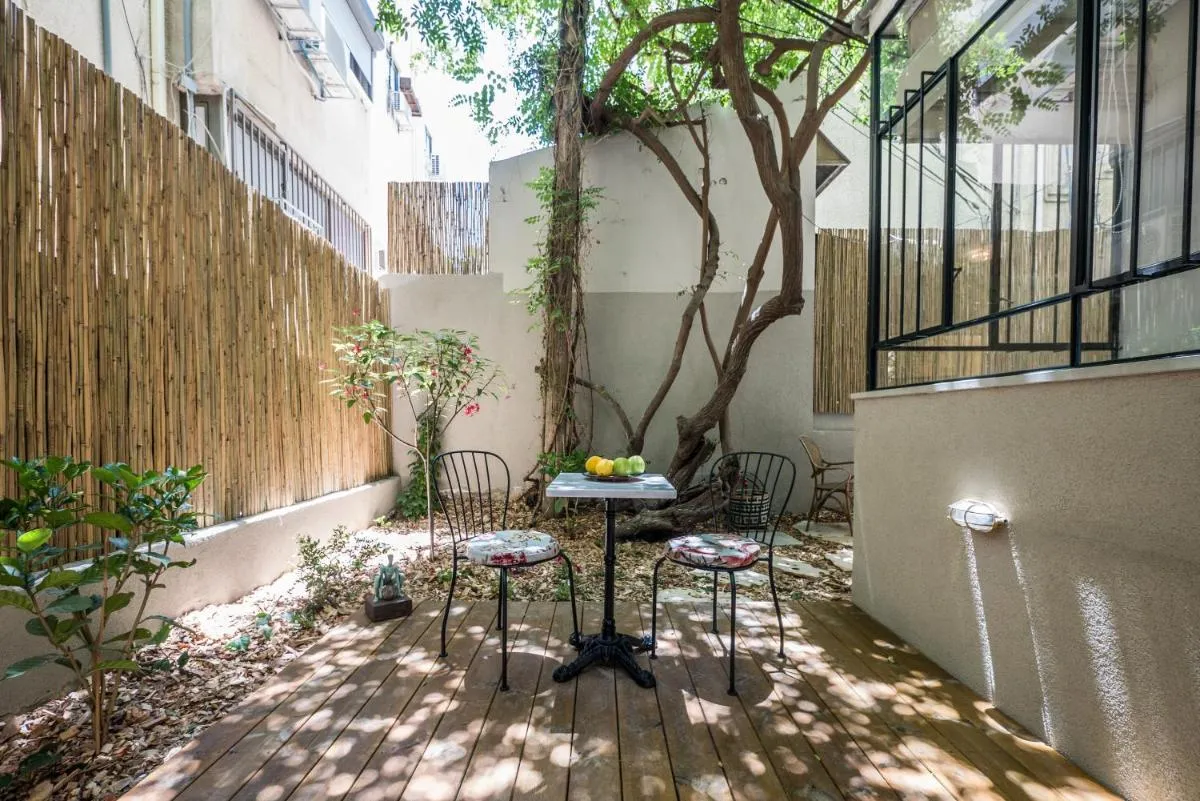 Image 5 of VELLER Ben Yehuda