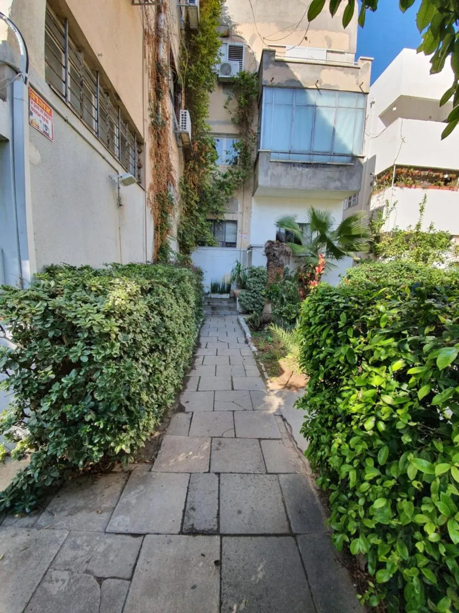 Image 5 of VELLER Yehuda Halevi