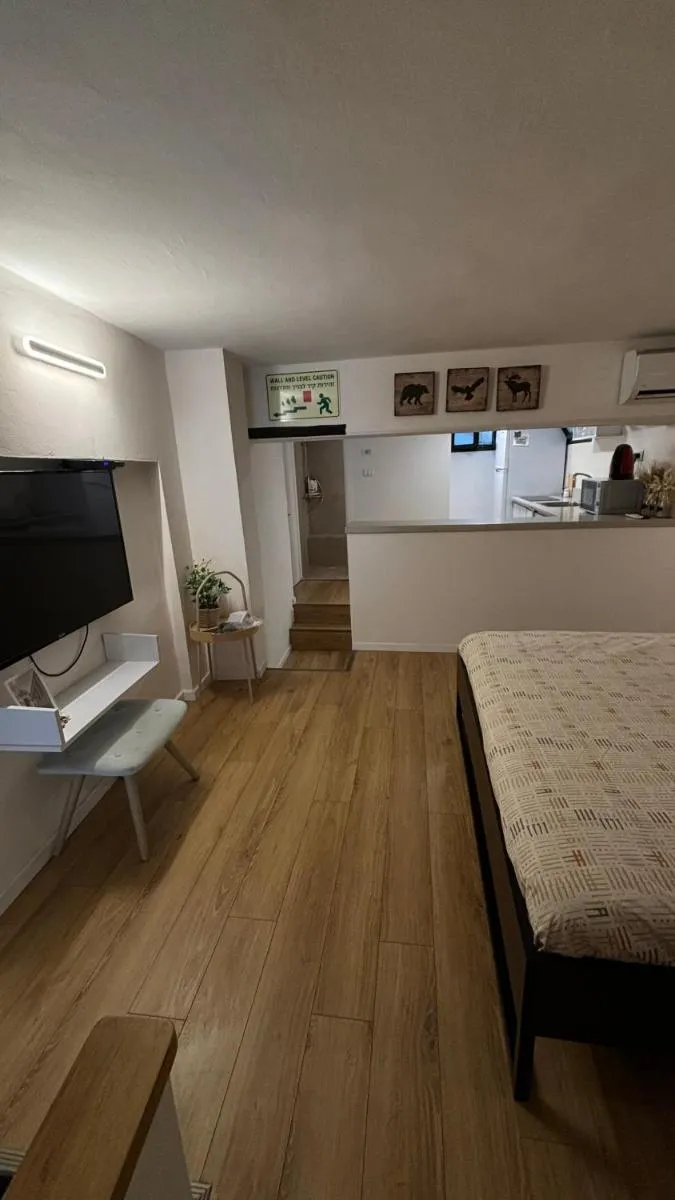 Image 5 of דירת סטודיו באווירת צימר במתחם נגה,דקה הליכה מהים.